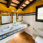 Horská chata Casa Mas Molines Con Piscina, Jacuzzi Y Barbacoas. Montrás